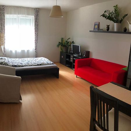 Cozy Apartment In District 8 Budapest Esterno foto