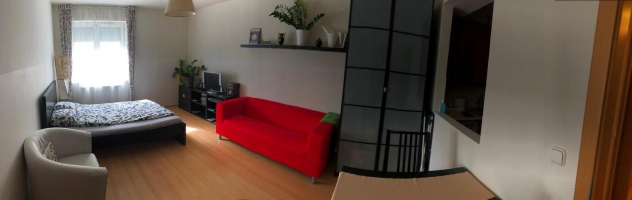 Cozy Apartment In District 8 Budapest Esterno foto