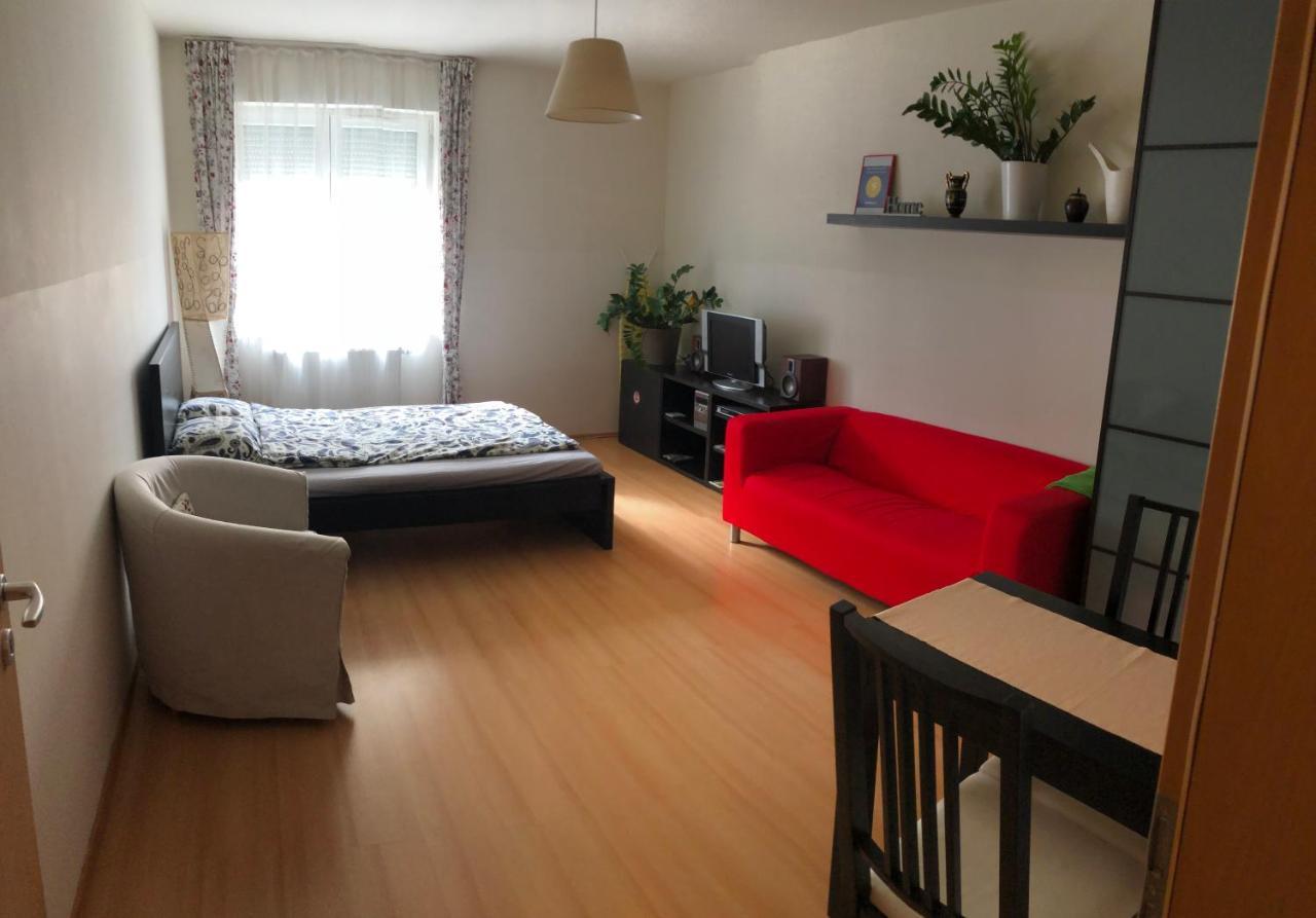 Cozy Apartment In District 8 Budapest Esterno foto